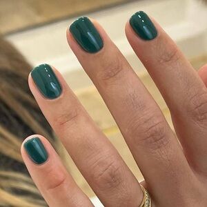 Forest Green Nails